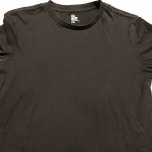 H & M black tee